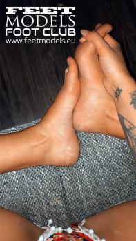 Feet modelka