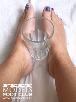 Feet modelka