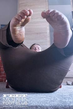 Feet modelka