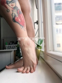 Feet modelka
