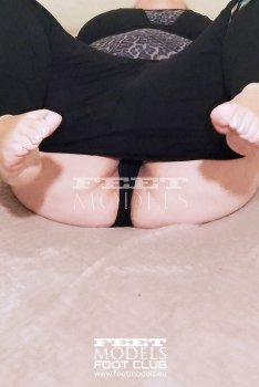 Feet modelka