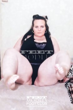 Feet modelka