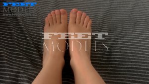 Feet modelka