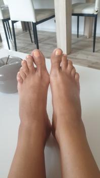 Feet modelka