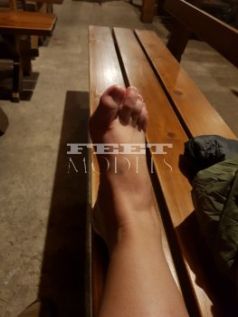 Feet modelka