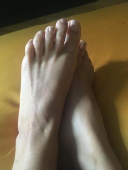 Feet modelka