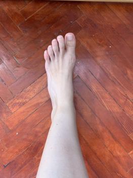 Feet modelka