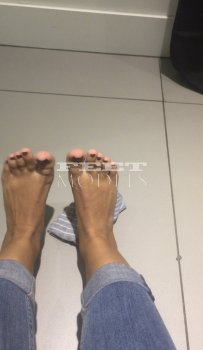 Feet modelka