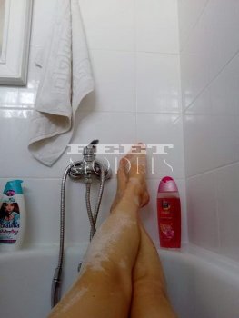 Feet modelka