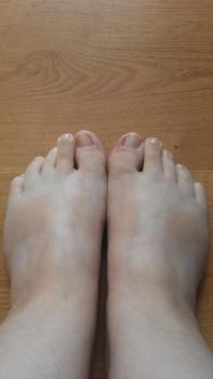Feet modelka