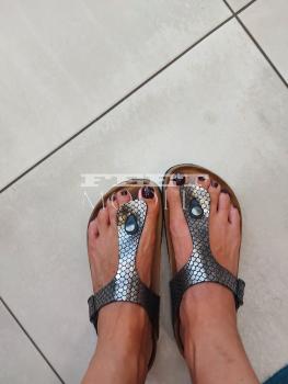 Feet modelka