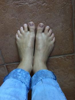 Feet modelka