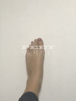 Feet modelka