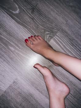 Feet modelka
