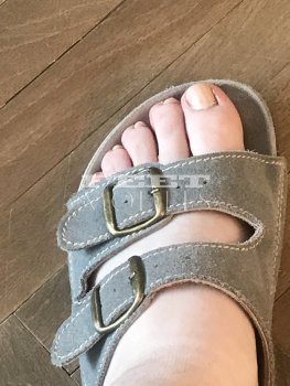 Feet modelka