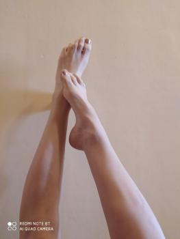 Feet modelka