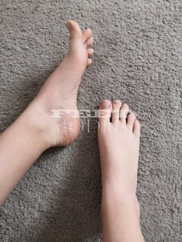 Feet modelka