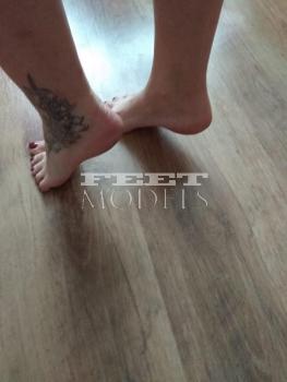 Feet modelka