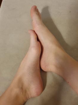 Feet modelka