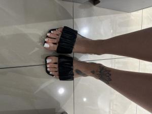 Feet modelka