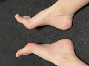 Feet modelka