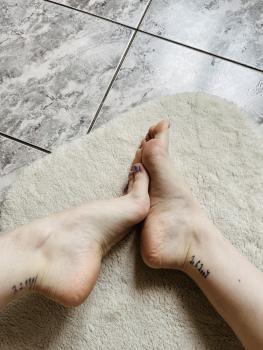 Feet modelka