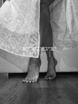 Feet modelka
