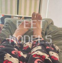 Feet modelka