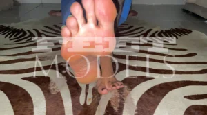 Feet modelka