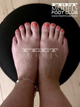 Feet modelka