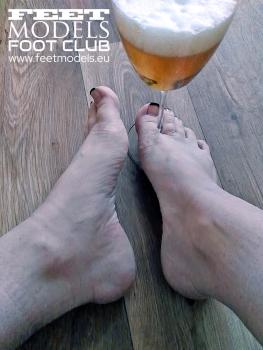 Feet modelka